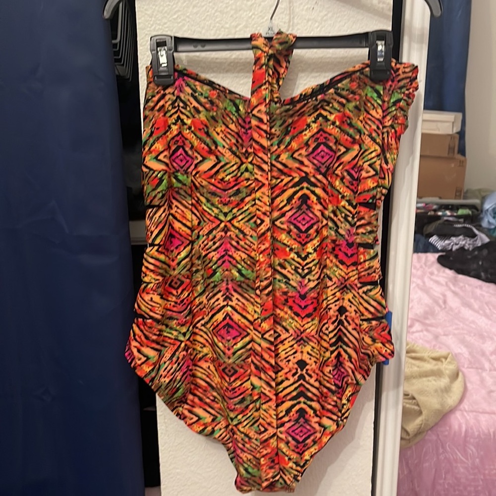 Bathing suit - Picture 11 of 12